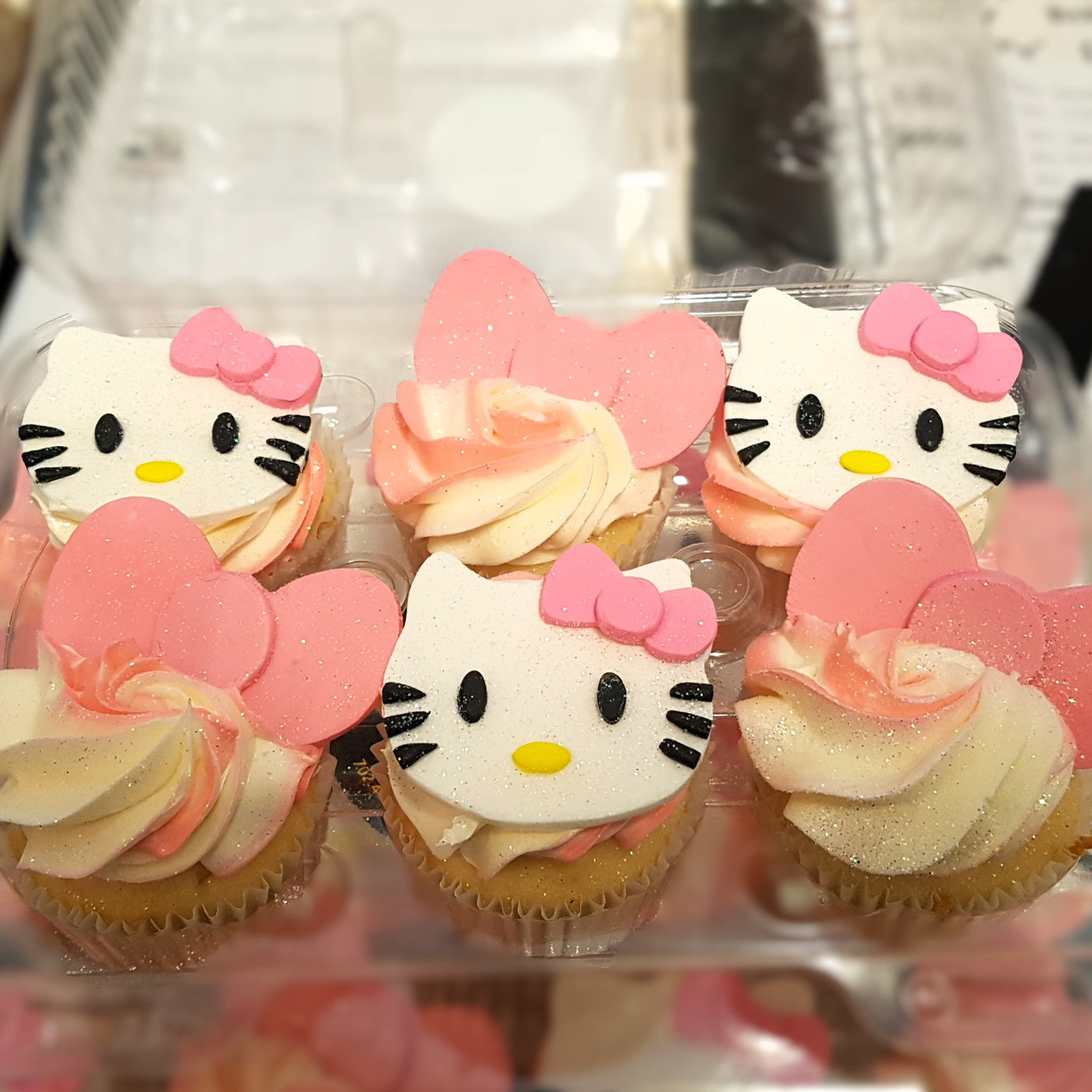 Hello Kitty Cupcakes | Hello Kitty Collection | Party Favor