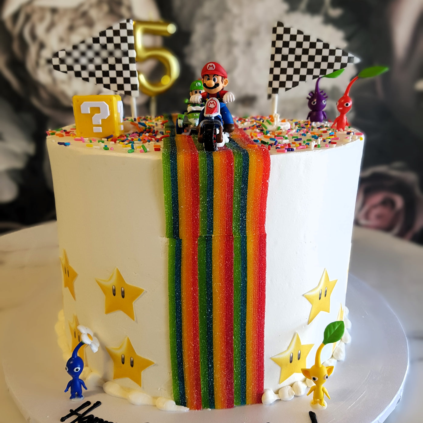 Super Mario, Luigi, Mario kart, cool cake for kids, mario race cake, bakery near me, best cakes vegas