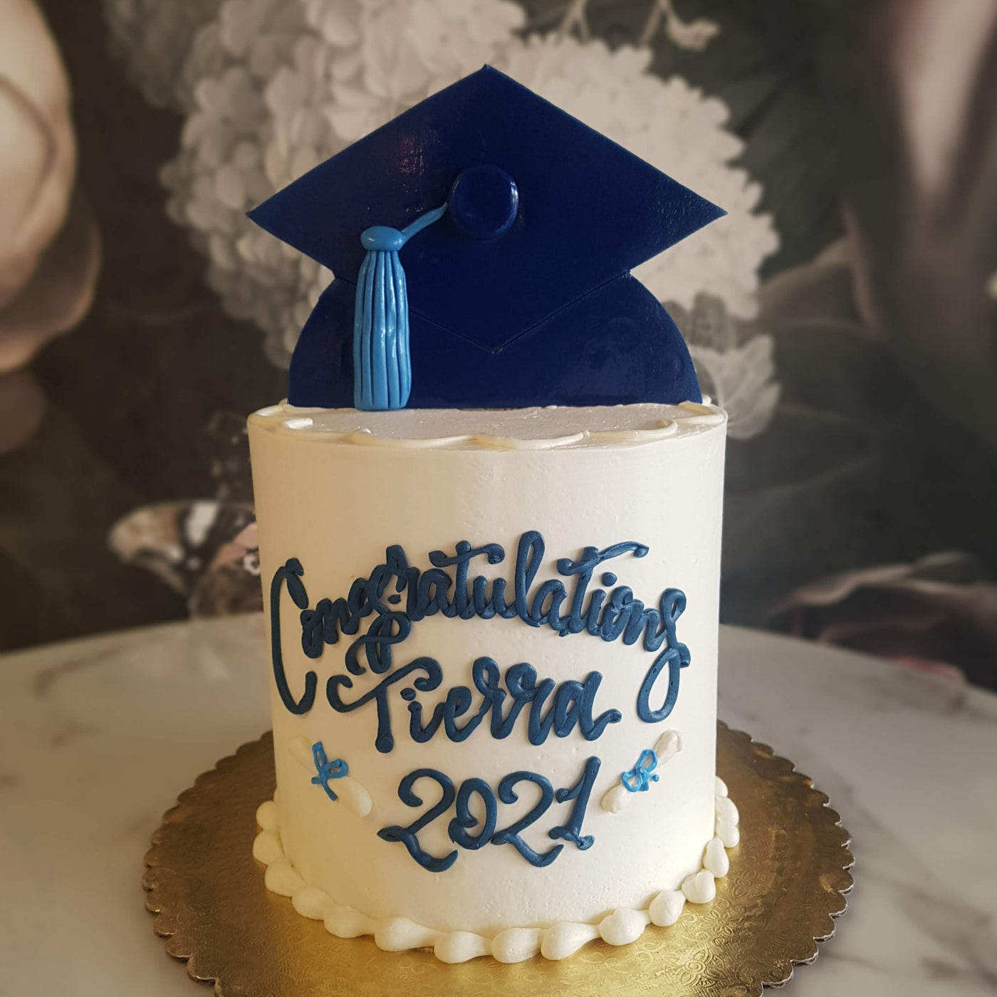 Simple Grad Cake | This was for a 