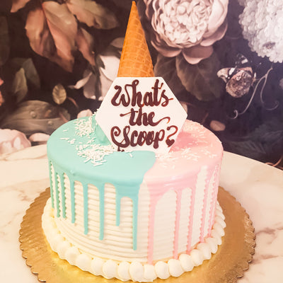 gender reveal cake, boy or girl, pink or blue, what will it bee?